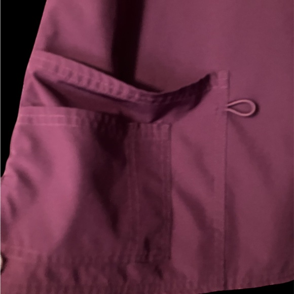 BUNDLE OF 8 SCRUB TOPS - Picture 4 of 15